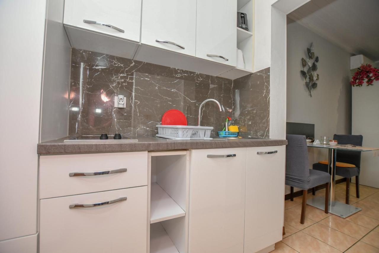 Apartment Camelia Porec Exterior photo