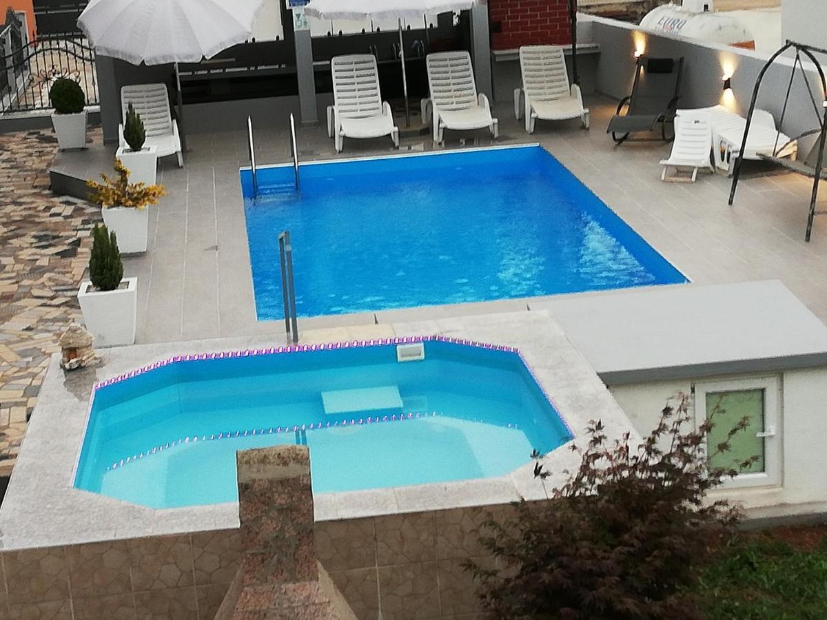 Apartment Camelia Porec Exterior photo
